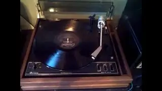 Garrard Synchro-Lab 72b turntable