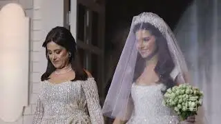 Bride Walks Into Her Wedding With Her Mom 🖤