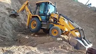 Taking the JCB out of the pond.@technical jugaad🔥
