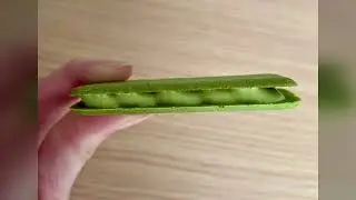 辻利 京らんぐ 泡立て抹茶のラングドシャ を食べてみた。辻利抹茶を使ってるとのことだったので…