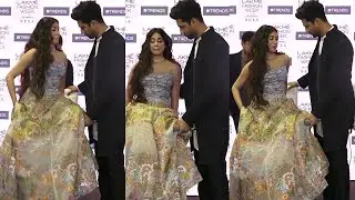 Jhanvi Kapoor Uncomfortable Dress In Public Function | Dot Entertainment