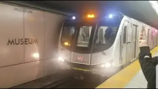 [TTC] Toronto Subway Ride | Line 1: Museum to Union - Bombardier Toronto Rocket