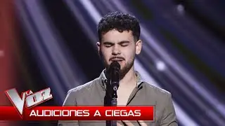 Diego García canta 