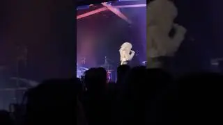 TIFFANY YOUNG TOUR|LIPS ON LIPS|SEATTLE FANCAM