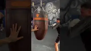 David Benavidez denting the Grodex Acorn Bag with Grodex Boxing Gloves 👀 (the dents come out)