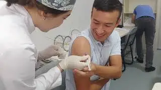 intramuscular injection into the deltoid muscle   #intramuscular  #doctor injection #injection