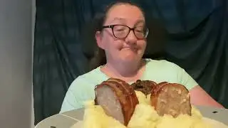 Jumbo Pigs In Blankets With Mashed Potatoes & Gravy #mukbang #ukfood #food #ukfoodies #eatingshow