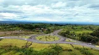 Rotonda de cuesta de piedra via volcán 