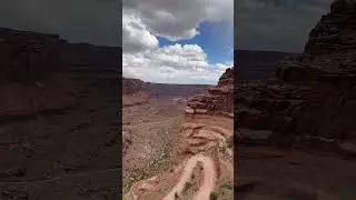 Driving Shafer Trail Road in Canyonlands #canyonlands #shafertrail #utah #mightyfive #bucketlist