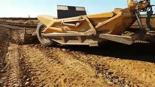 Nivelaciones Hermanos Tena, /scraper/ charca para riego /john deere y traillas/ pure sound