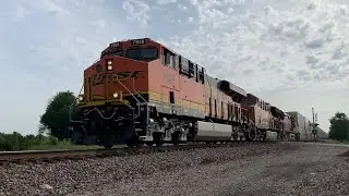 70 mph Z train screams past!!!! BNSF Transcon: Emporia sub..08/06/2022