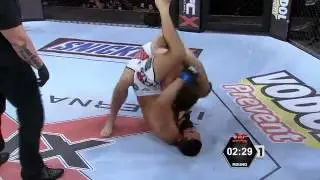 XFC na RedeTV!: Alberto Uda finaliza Thiago Rela e fica com t&iacute;tulo dos pesos m&eacute;dios