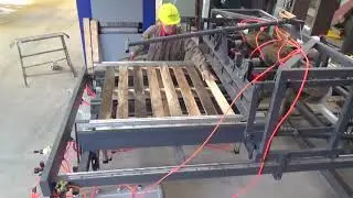 Wood Pallet Nailing Machine with 3 Nail Guns