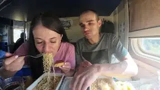 ASMR NOODLES / SANDWICHES / COFFEE/ RUSSIAN LUNCH ON THE TRAIN MUKBANG #asmr #mukbang #eating #food