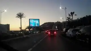 جولة مسائية بسيارة R4 في مدينة اكادير