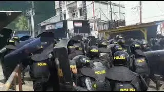 Ribuan Aparat Bubarkan Massa Aksi di Jayapura dengan Menembak Gas Air Mata
