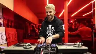 A-Trak Turntablist Set @ Club75 Paris (snippets)