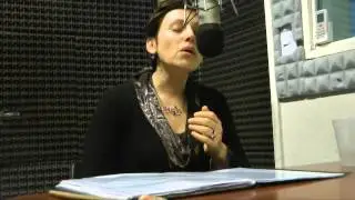 Lorena Astudillo canta 