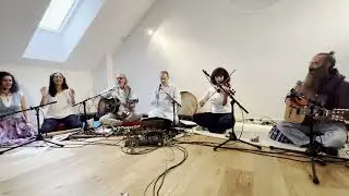 Hare Krishna Maha Mantra - Takiwayra & Freunde live mit Jose Antonio Ukumari