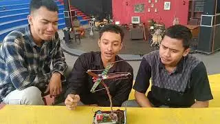 Sang pesawat X wing: Replika pesawat X wimg dari serial star wars dari komponen kbekas elektronik
