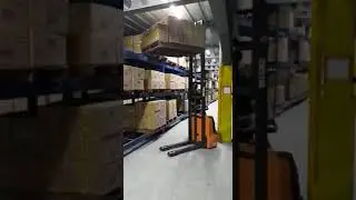 Hand stacker electric