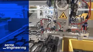 Folienhandling | Zuf&uuml;hranlage Spritzguss mit Robotergreifer