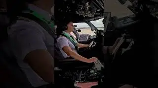 👩🏻&zwj;✈️Boeing 737MAX Takeoff