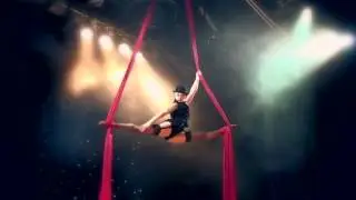 SLIKK Showacts - Vertikal Tuch Luftartistik