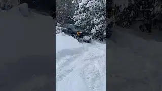 Внедорожники в глубоком снегу - смотри по ссылке! #4x4 #automobile #offroad #зима #winter #snow