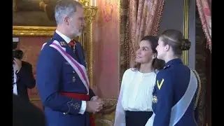 Letizia mira a Felipe VI y Leonor observa: la escena más comentada