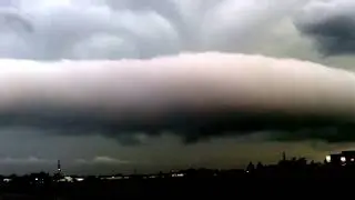 Massive Roll Cloud reverses direction with incredible speed & a cool lightning shot! | Warm vs Cold!