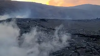 Puzzling depression in the lava lake forms