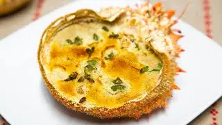 Centollo (TXANGURRO)a la donostiarra. baked spider crab