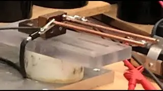 Thermal arc hopping in high-current discharge