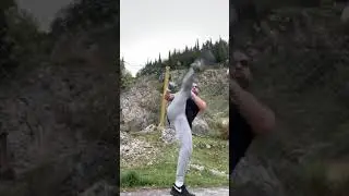 Joe Giudice demonstrates the &ldquo;aggression workout&rdquo;
