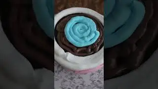 pastel te chocolate relleno de nutella , revelaci&oacute;n 💙