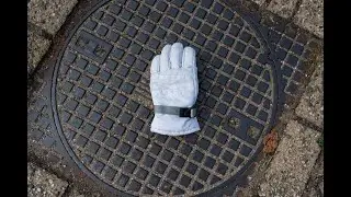 Wat de verloren handschoen zegt over zwerfafval: doe mee met Operatie Onhandig! Word Plastic Avenger