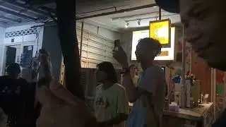Gintani's 40 th bd entertained by senior couple street singer in ACE House .WUATB sayangku❤️