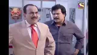 Ye kya bak rahe ho madarc#od meme template cid