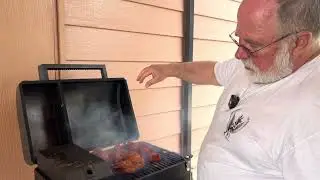 Портативный пеллетный коптильный аппарат для приготовления копченой свиной вырезки и частей индей...
