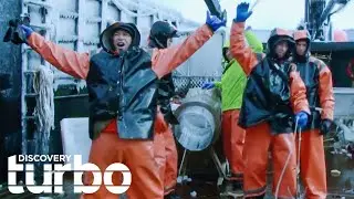 Ice Pack Threatens $52,000 Payday For The Time Bandit Crew! | Deadliest Catch