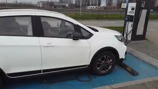 EV Maple 30X recarga en Ruta 5 Sur