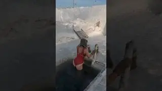 Just a normal day in Russia -40C❄️🥶 #icebath #icequeen #siberia #coldexposure