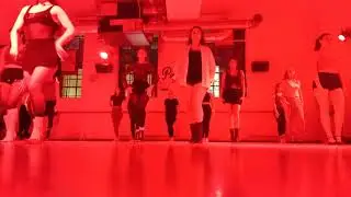House of Burlesque class