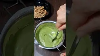 Viral matcha chocolate bark 🍵🍫💚 (only 3 ingredients!) #shorts