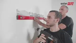 Mounting the SolarEdge Three Phase Inverter up to 120k