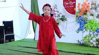 b&eacute; t&uacute; uy&ecirc;n với b&agrave;i m&uacute;a vấn vương chợ t&igrave;nh mừng LTH MẠNH HẢI & NGỌC QUY&Ecirc;N phường chiềng cơi sơn la