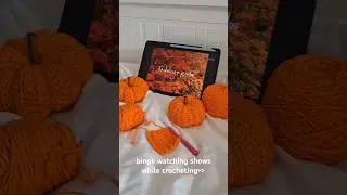 crochet pumpkins & gilmore girls🎃 #crochet #crocheting #gilmoregirls #crochetersofyoutube #crocheted