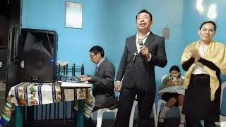 grupo de ministros acompañando al niño dios oracion rezo coros 2