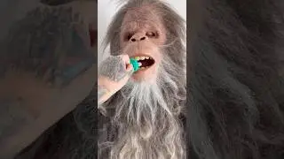 Заслуживает ли этого снежный человек? 🦶🏽
